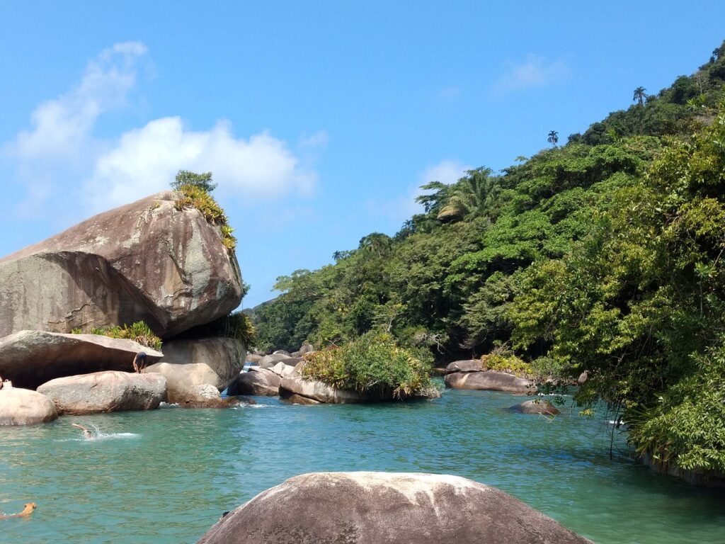 PRAIA CAIXA DE AÇO